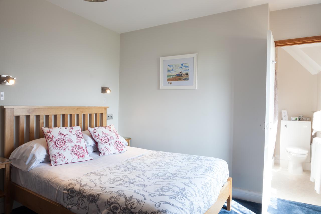 Fern Lodge Guesthouse Хайт Екстериор снимка