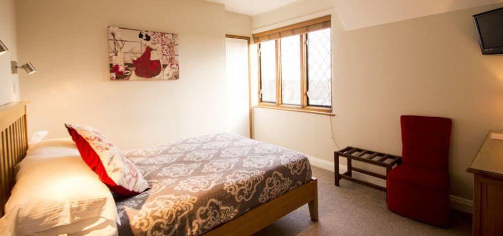 Fern Lodge Guesthouse Хайт Екстериор снимка