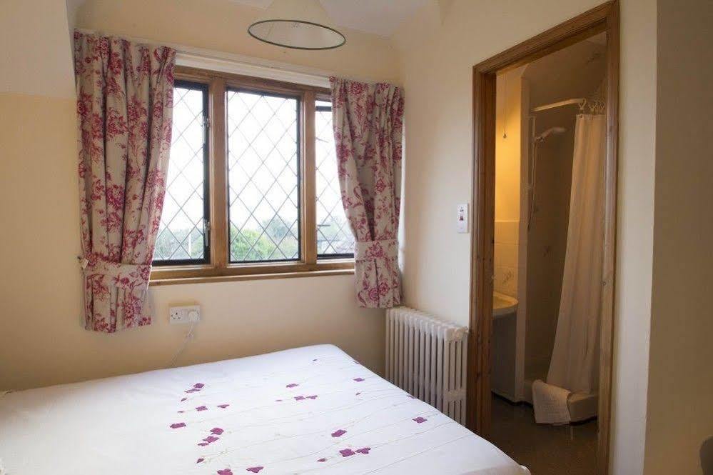 Fern Lodge Guesthouse Хайт Екстериор снимка